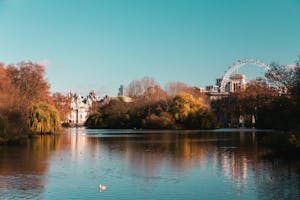 Free self-guided walking tours of London: Royal London